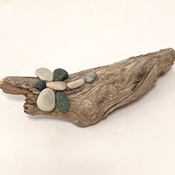 Artisan Dragonfly - Lake Michigan Driftwood and Stones - Picture 2 of 3